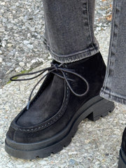 Gina Black Wallabee