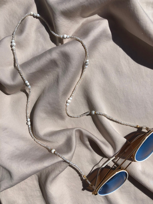 Natural White Sunglasses Chain